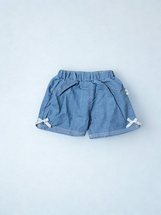 Collar T-shirt and Denim Shorts